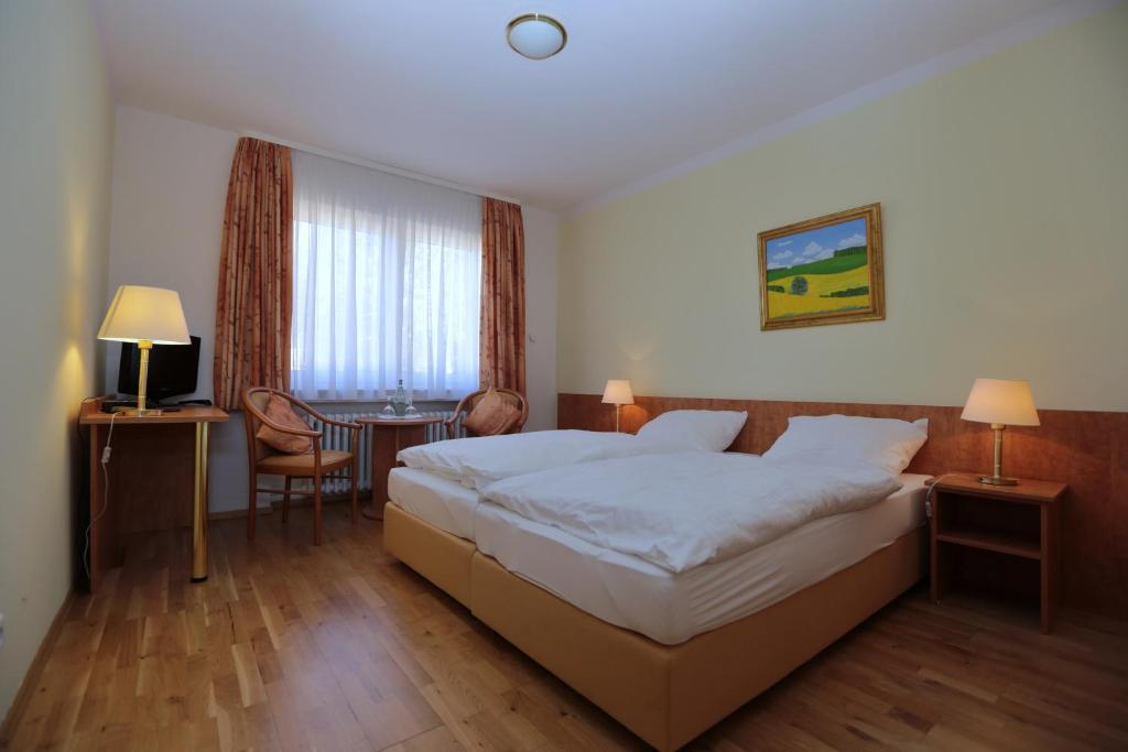 Hotel Am Rossberg Altenahr Εξωτερικό φωτογραφία
